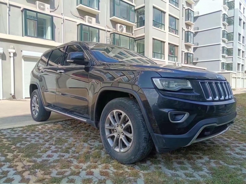 濟寧16年Jeep大切諾基3