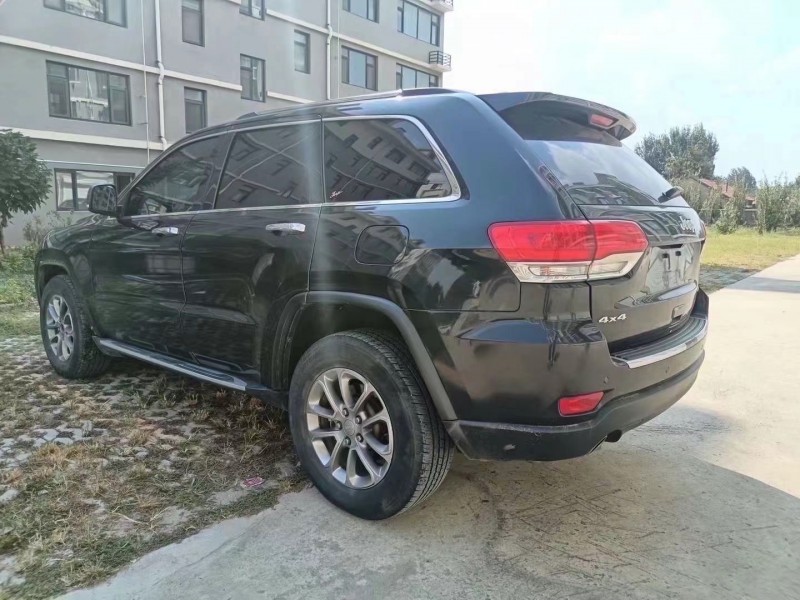濟寧16年Jeep大切諾基8