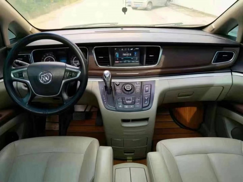 济宁19年别克GL83