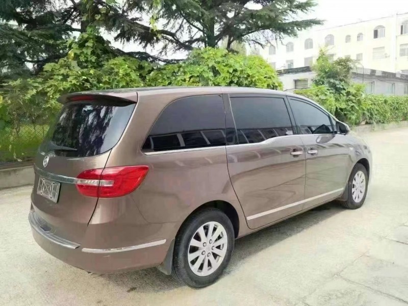 济宁19年别克GL84