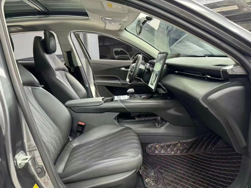 成都23年长安汽车逸达5