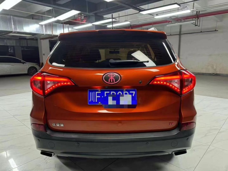 成都17年比亚迪宋8