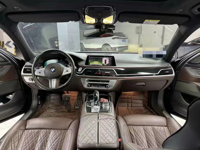 成都19年宝马7系4