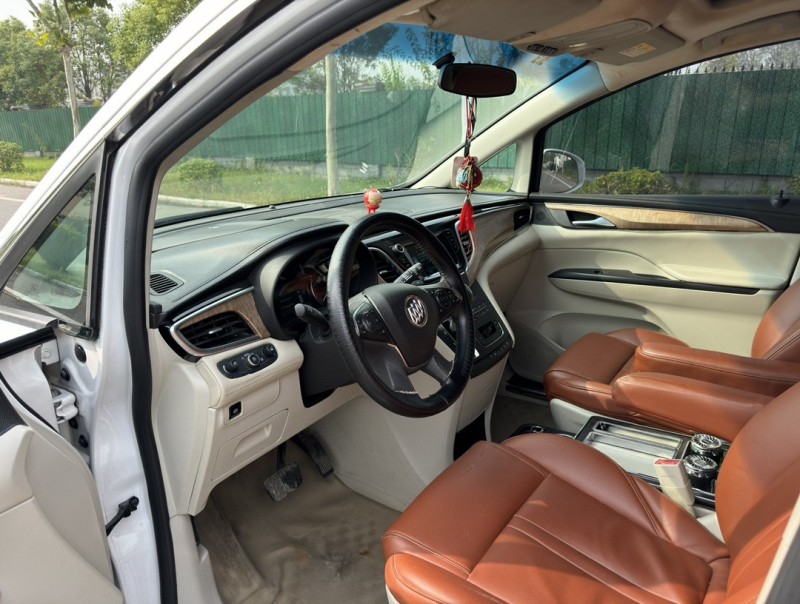 盐城17年别克GL86