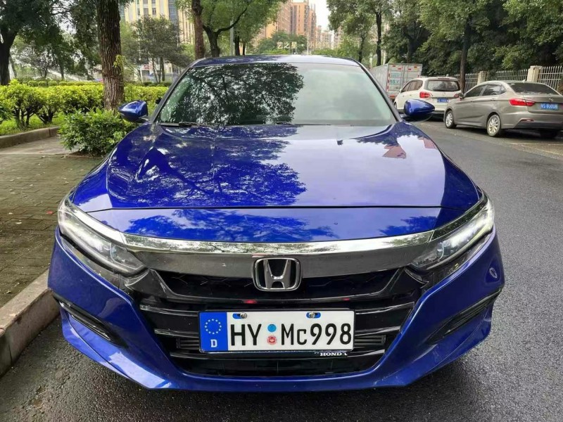 东莞18年本田雅阁1