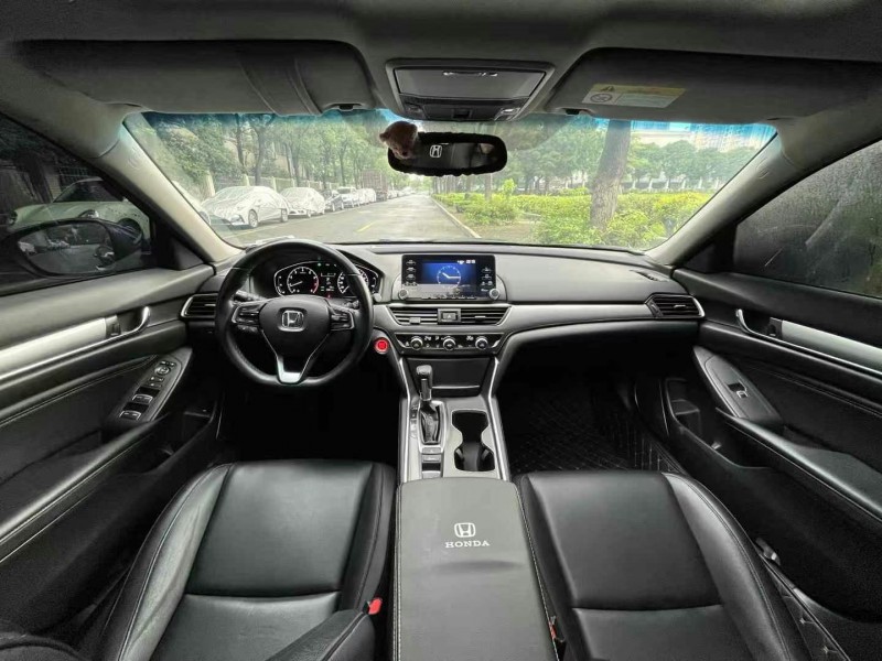 东莞18年本田雅阁7