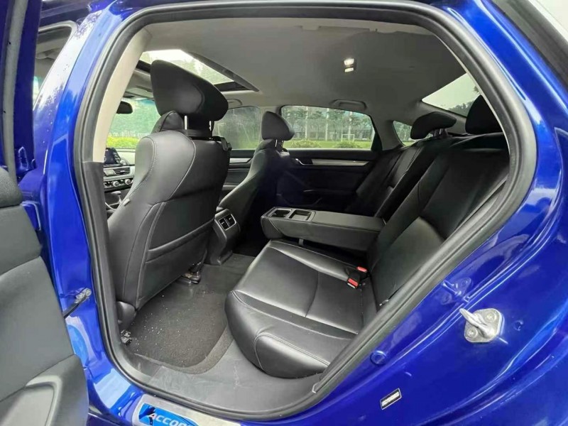 东莞18年本田雅阁8