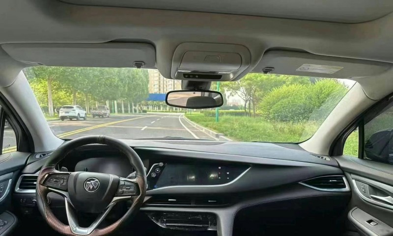 济宁21年别克昂科旗9