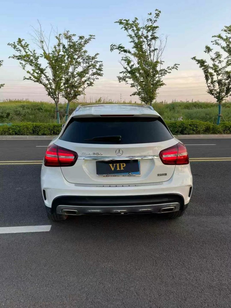 徐州19年奔驰GLA9