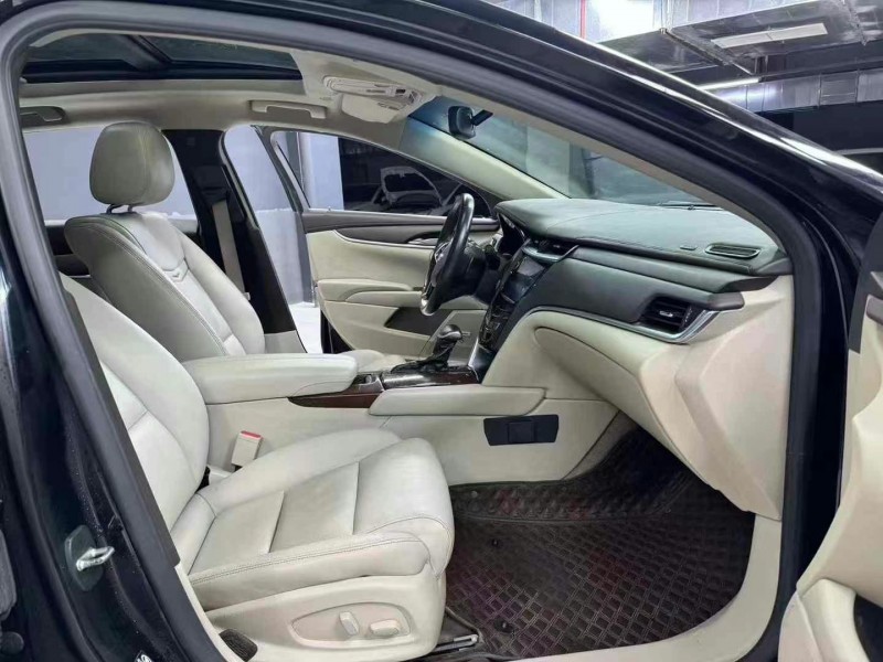 成都17年凯迪拉克XTS6