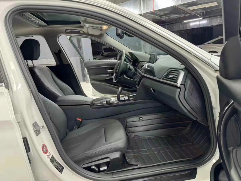 成都17年宝马3系6