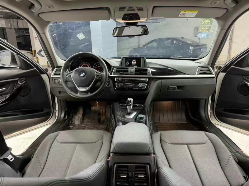 成都17年宝马3系7