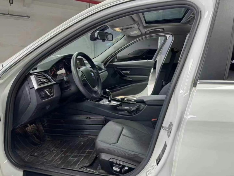 成都17年宝马3系9