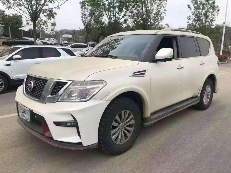 潍坊17年日产途乐3