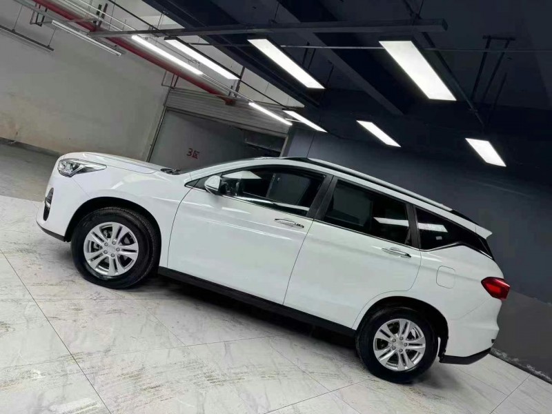 成都19年哈弗M64