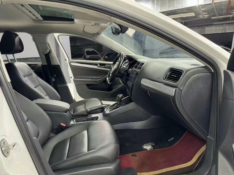 成都18年大众速腾6