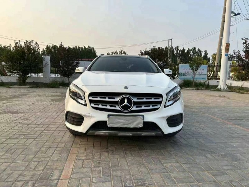 徐州19年奔驰GLA1