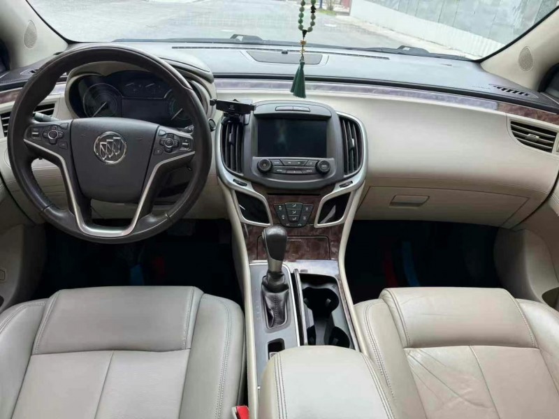 青岛15年别克君越5