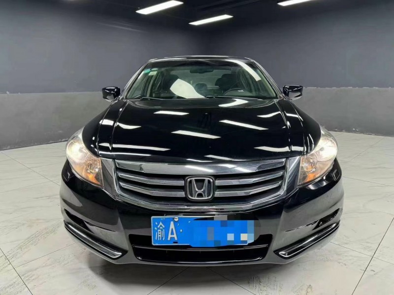 成都13年本田雅阁1