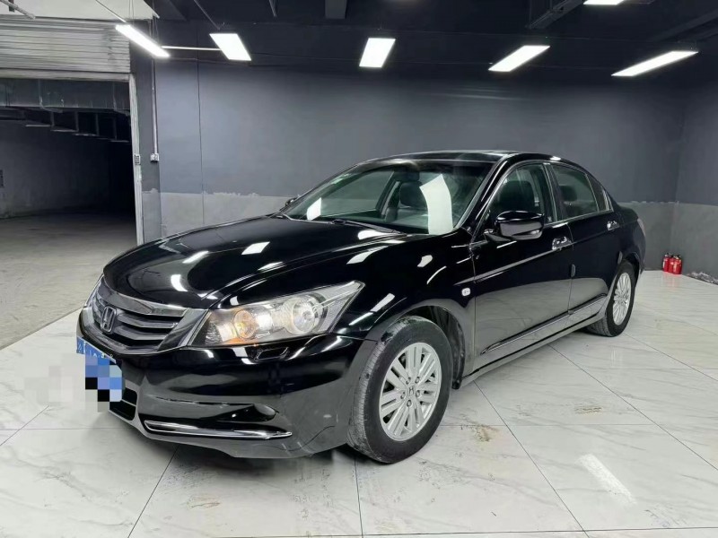 成都13年本田雅阁2