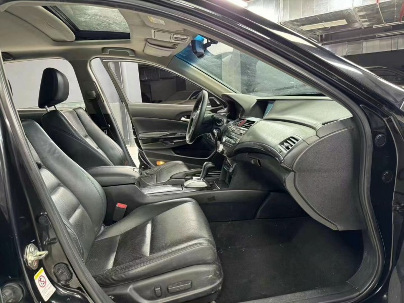 成都13年本田雅阁5