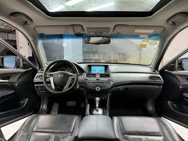 成都13年本田雅阁8