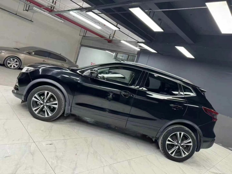 成都21年日产逍客3