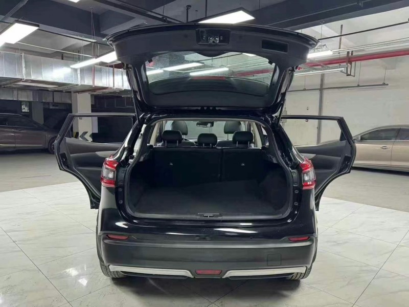 成都21年日产逍客6