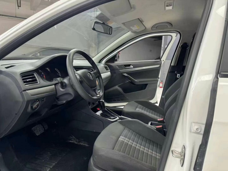 成都21年大众朗逸4