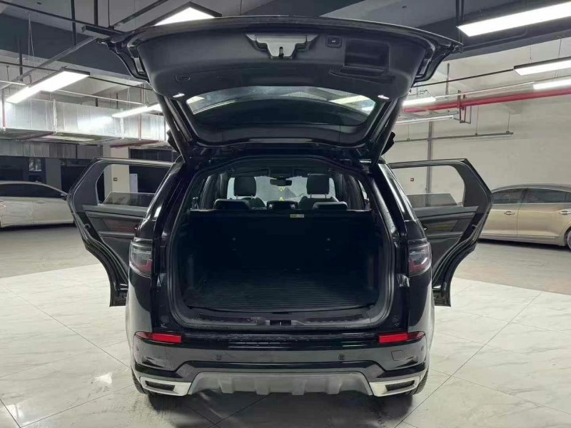 成都20年路虎发现8