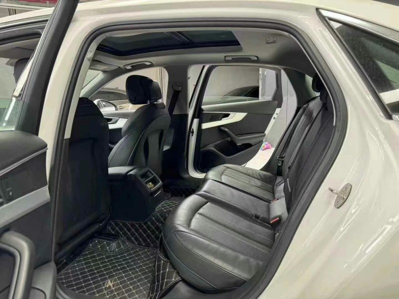 成都21年奥迪A4L9