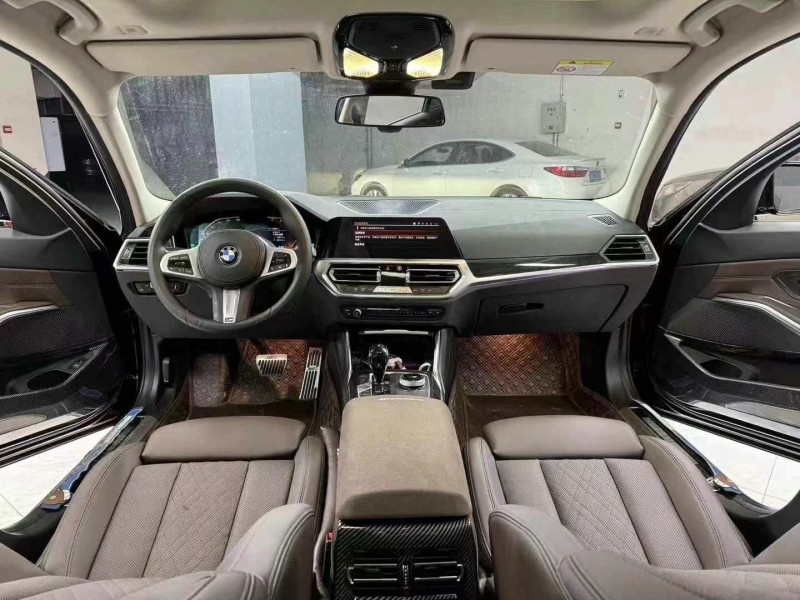 成都22年宝马3系6