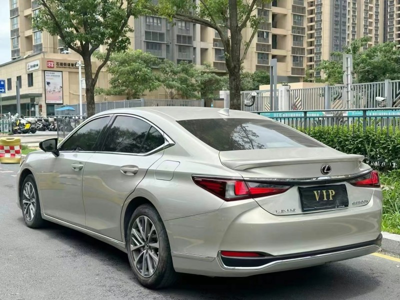 广州22年雷克萨斯ES6