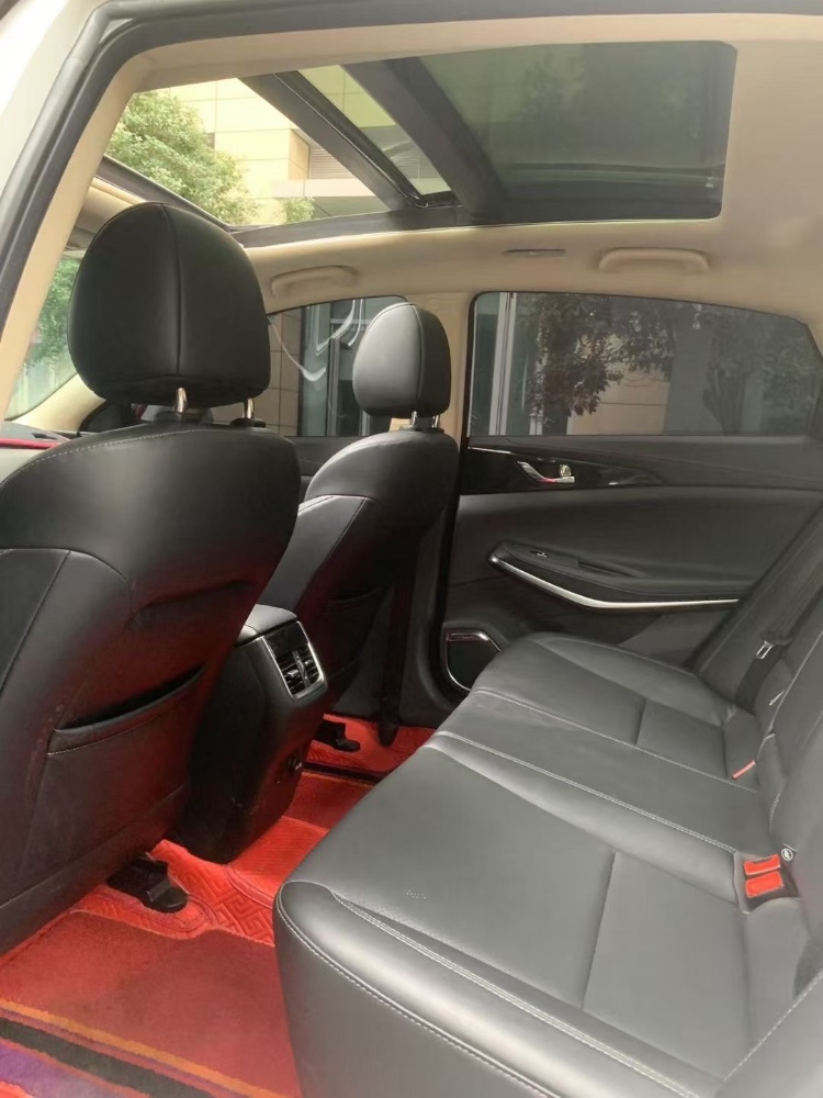 成都20年长安汽车锐程6