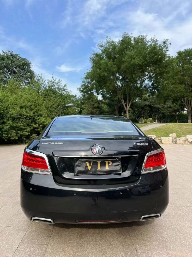 邢台13年别克君越9