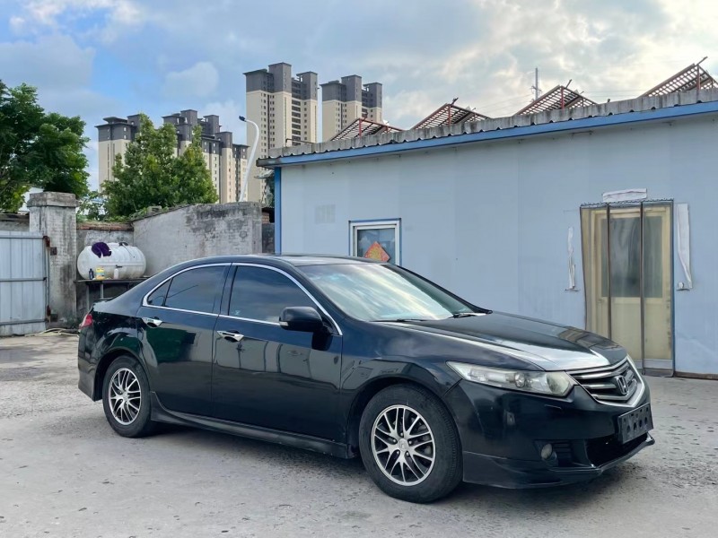 济宁11年本田思铂睿3