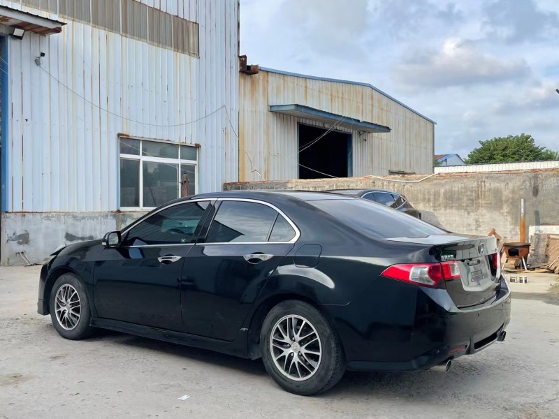 济宁11年本田思铂睿7