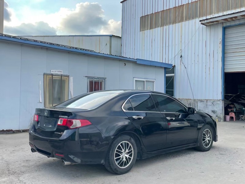 济宁11年本田思铂睿8