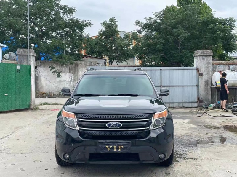 济宁14年福特探险者1