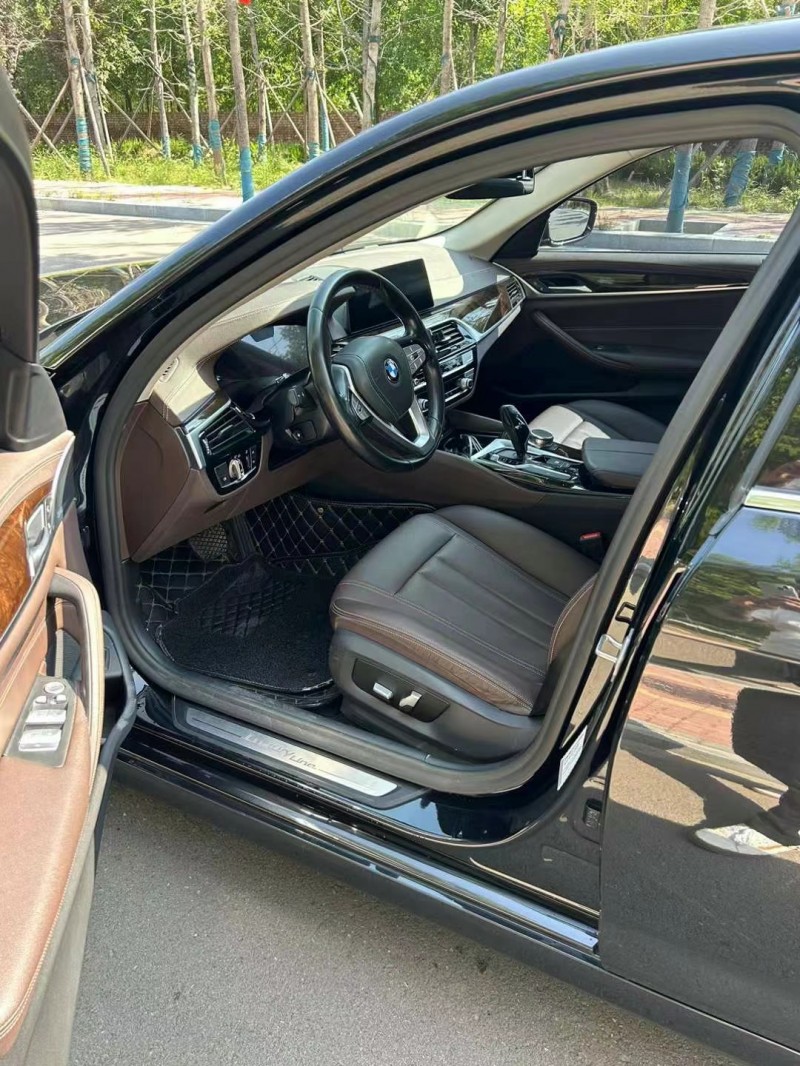 保定19年宝马5系8