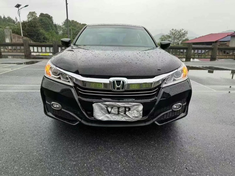 宜春16年本田雅阁1