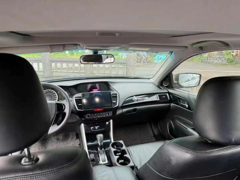 宜春16年本田雅阁6