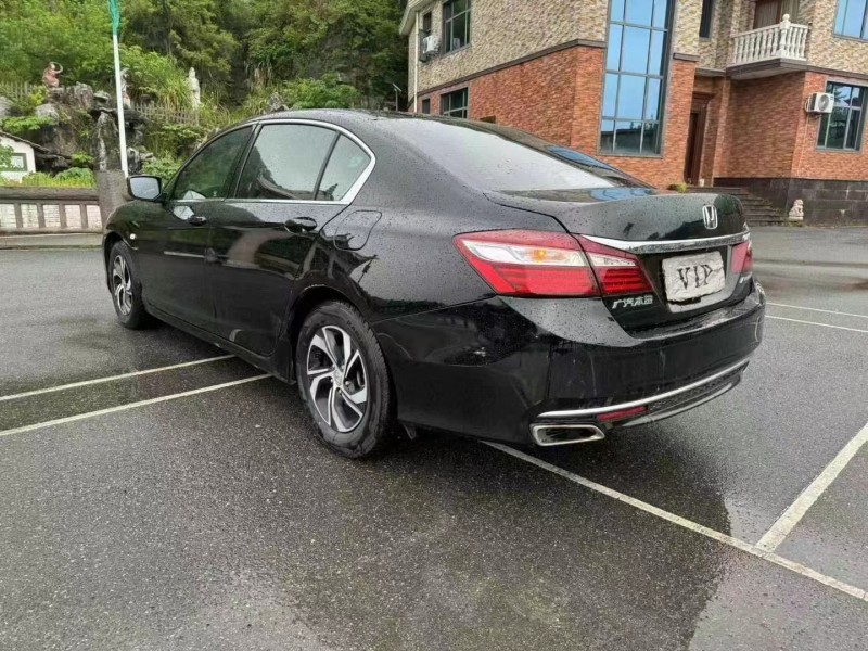 宜春16年本田雅阁7