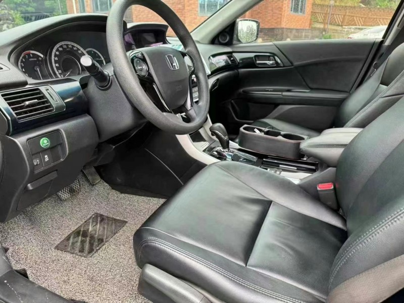 宜春16年本田雅阁8