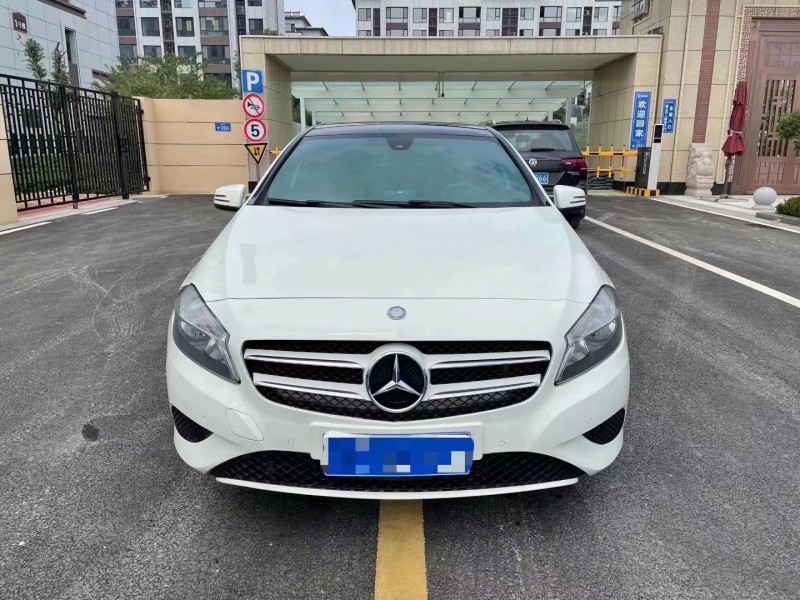 泰安15年奔馳A1