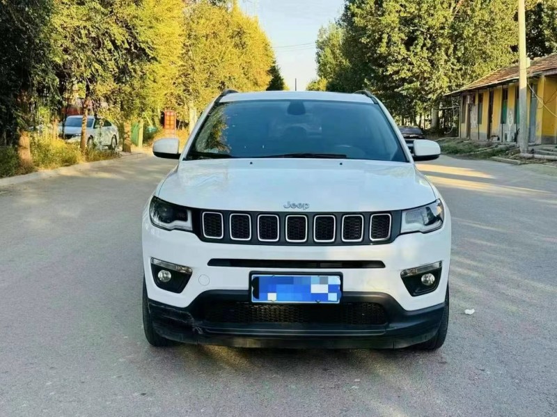 濟寧17年Jeep指南者1