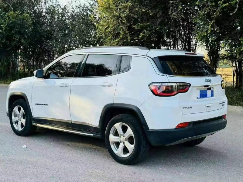 濟寧17年Jeep指南者4