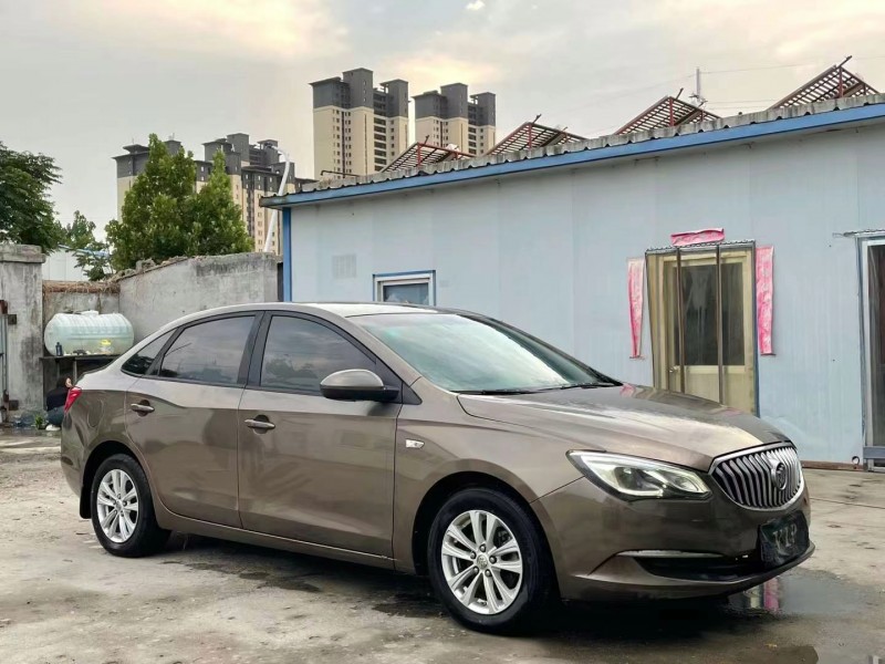 济宁16年别克英朗3