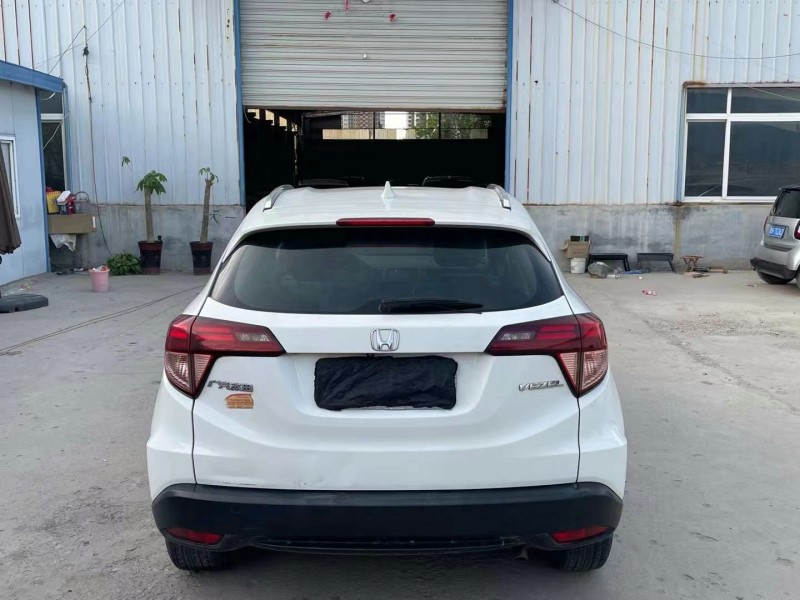 济宁18年本田缤智9