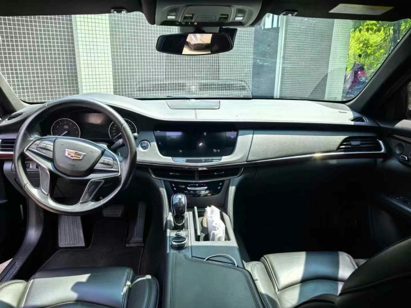 成都21年凯迪拉克CT64